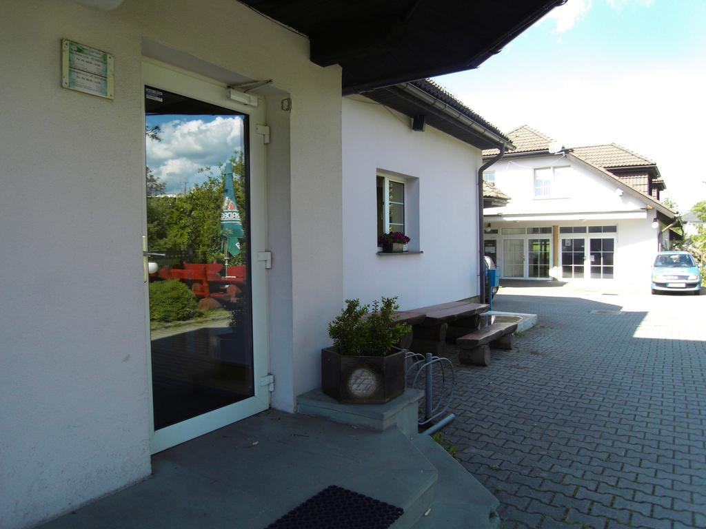 Penzion A Restaurace U Veterana Frenštát pod Radhoštěm Eksteriør bilde