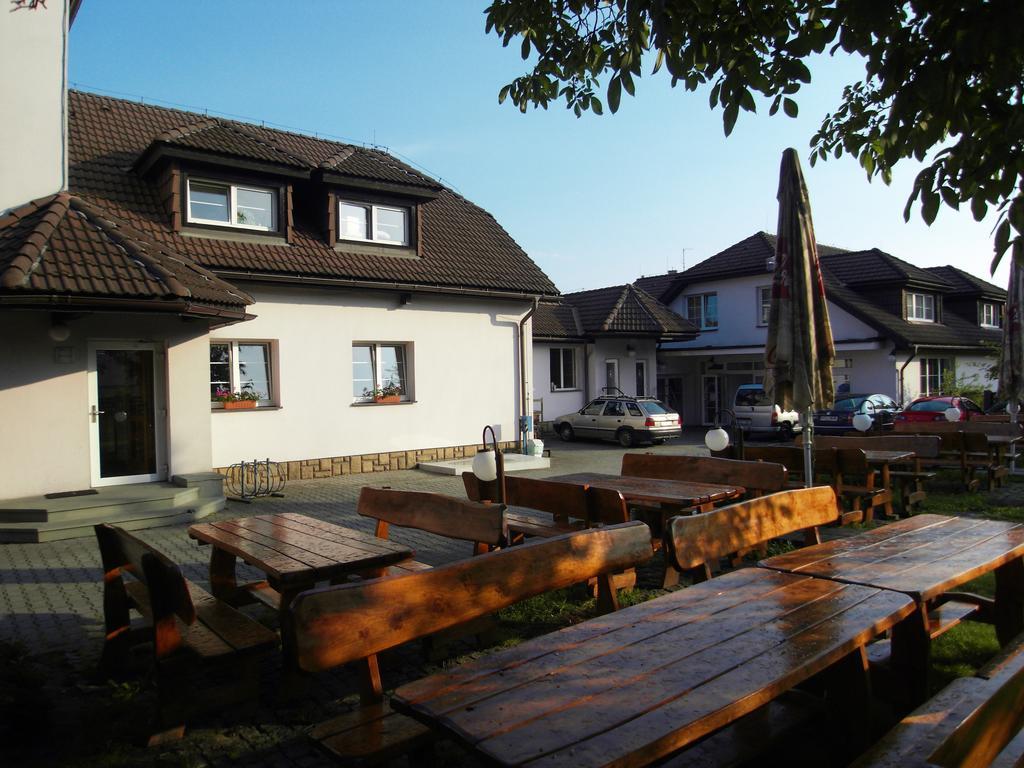 Penzion A Restaurace U Veterana Frenštát pod Radhoštěm Eksteriør bilde